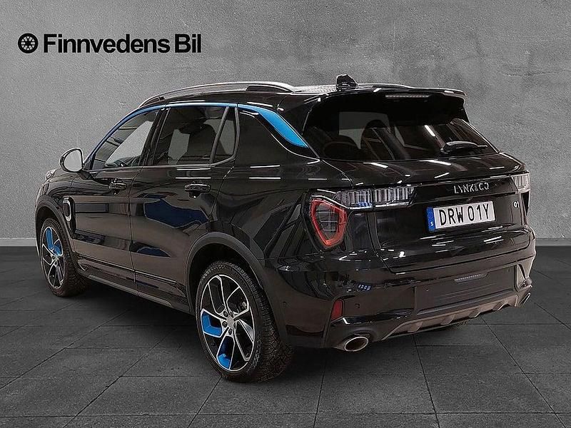 Begagnad Lynk & Co 01 264 HK (194 kW) 2023 Svart SUV
