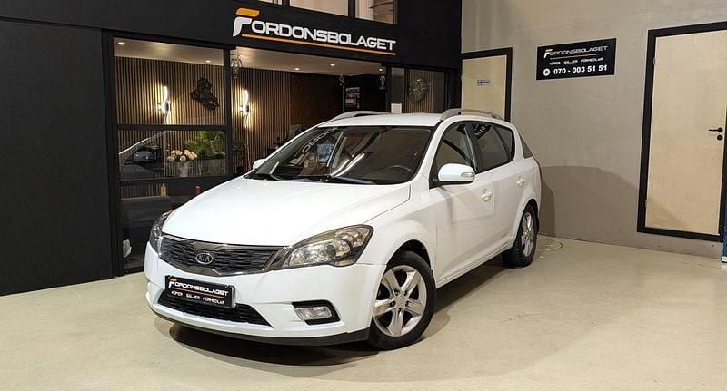 Vit Begagnad 2011 Kia Ceed Sportswagon Kombi | 39 900 kr (Marknadspris) - Bild 1/4