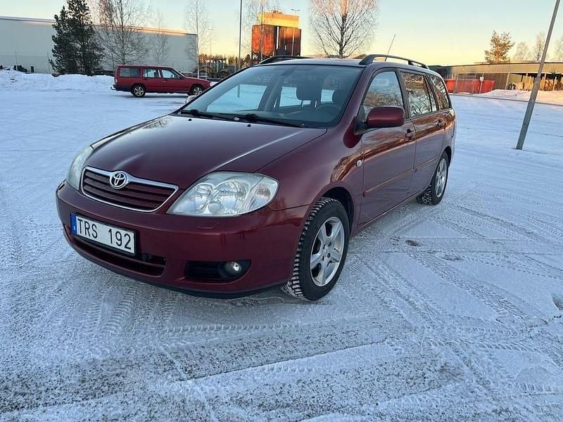 Röd Begagnad 2006 Toyota Corolla Kombi | 53 000 kr (Marknadspris) - Bild 1/4