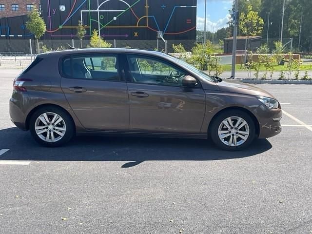 Brun Begagnad 2014 Peugeot 308 Active Halvkombi | 65 000 kr (Marknadspris) - Bild 1/4