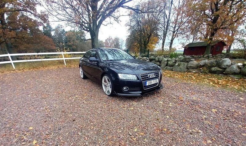 Svart Begagnad 2010 Audi A5 S-Line Sportkupé | 79 500 kr (Dyr) - Bild 1/4