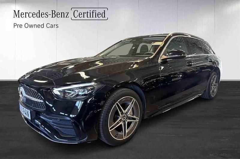 Svart Begagnad 2022 Mercedes C300e AMG Kombi | 429 000 kr (Marknadspris) - Bild 1/1