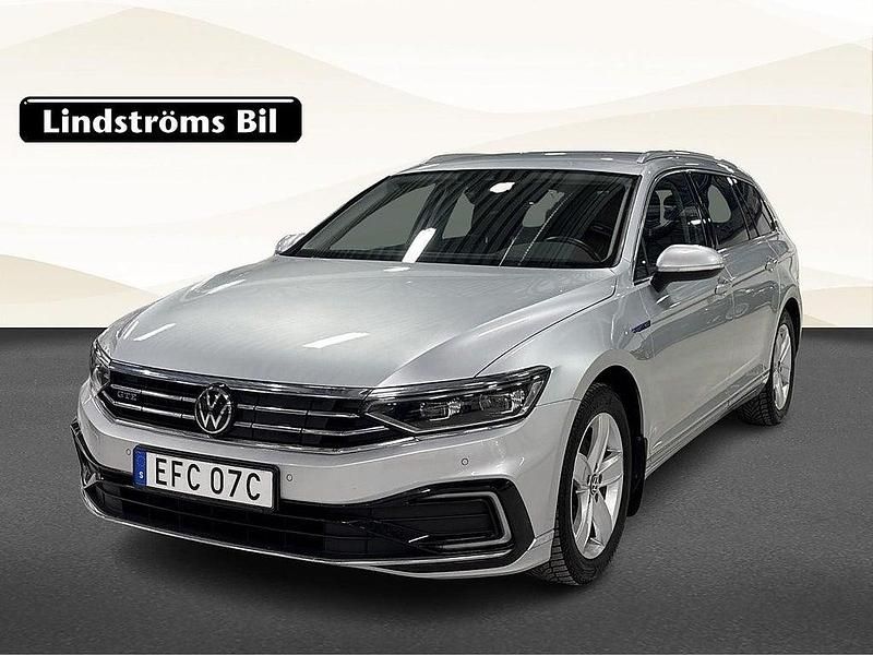 Begagnad VW Passat GTE 220 HK (161 kW) 2022 Silver Kombi