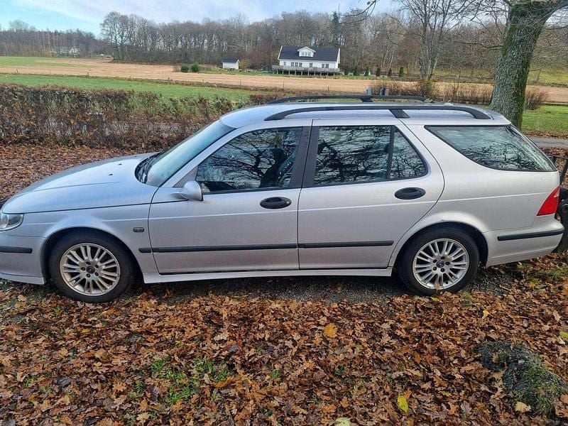 Silver Begagnad 2005 Saab 9-5 Linear Kombi | 12 000 kr (Superpris) - Bild 1/4
