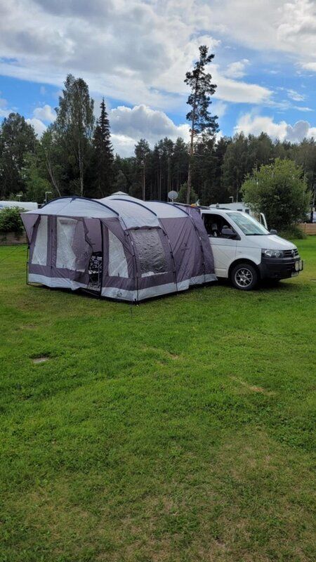 Vit Begagnad 2015 VW T5 Van | 160 000 kr (Dyr) - Bild 1/4