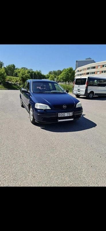 Blå Begagnad 2000 Opel Astra Sedan | 16 500 kr (Bra pris) - Bild 1/4