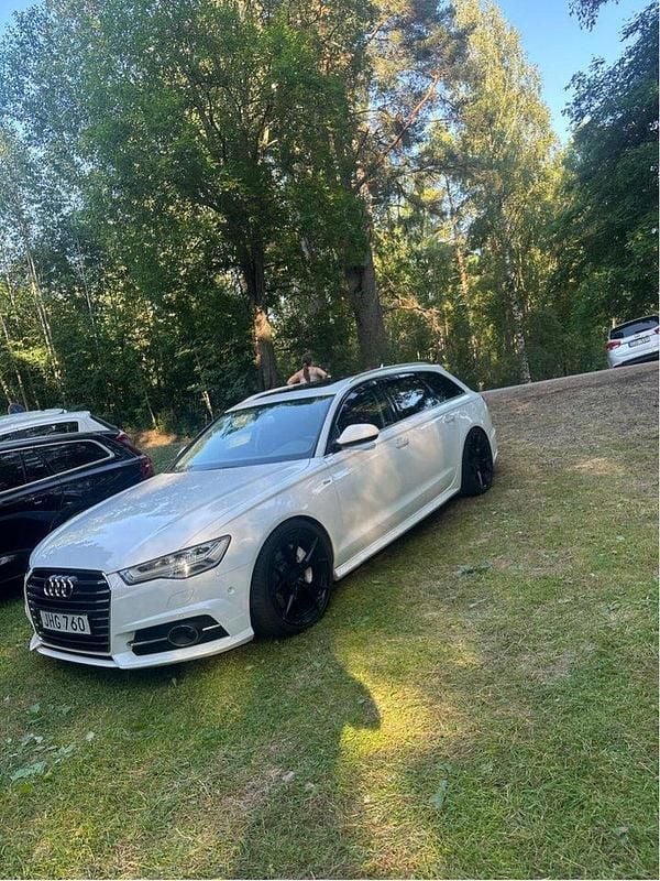 Vit Begagnad 2016 Audi A6 Sport Kombi | 230 000 kr - Bild 1/4