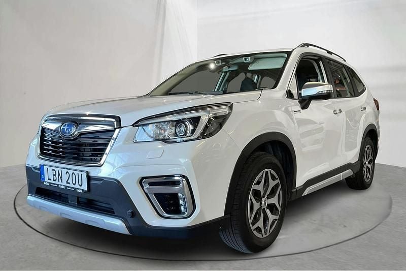 Vit Begagnad 2020 Subaru Forester SUV | 219 000 kr (Bra pris) - Bild 1/4