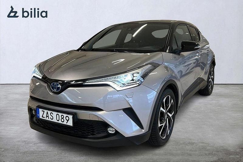 Grå Begagnad 2017 Toyota C-HR Style SUV | 209 900 kr (Marknadspris) - Bild 1/4