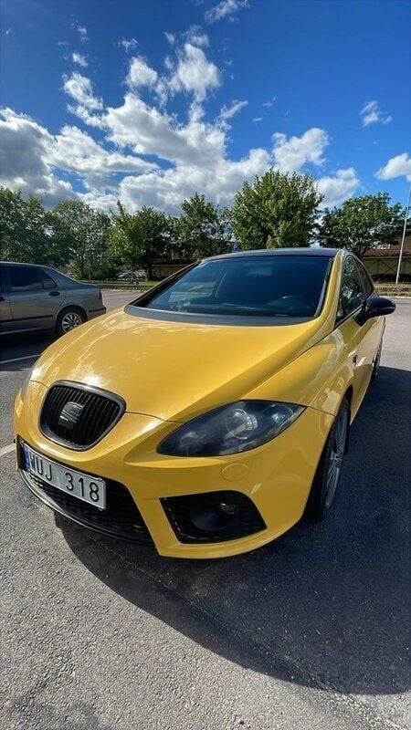 Gul Begagnad 2007 Seat Leon FR Halvkombi | 54 999 kr (Marknadspris) - Bild 1/4
