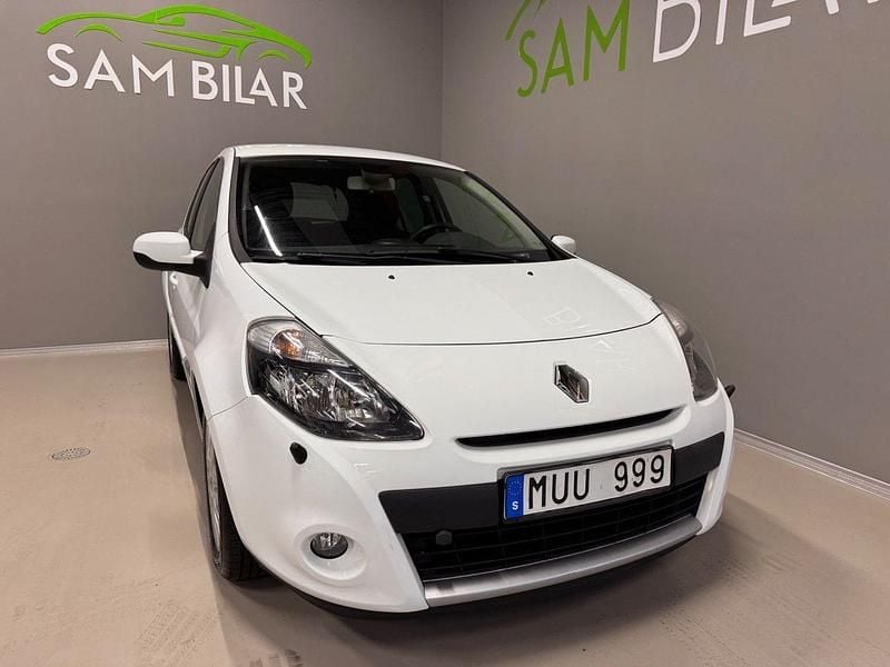 Vit Begagnad 2012 Renault Clio R.S. Halvkombi | 44 900 kr (Marknadspris) - Bild 1/4