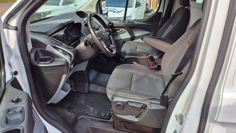 Begagnad Ford Transit Custom 105 HK (77 kW) 2018 Vit Van