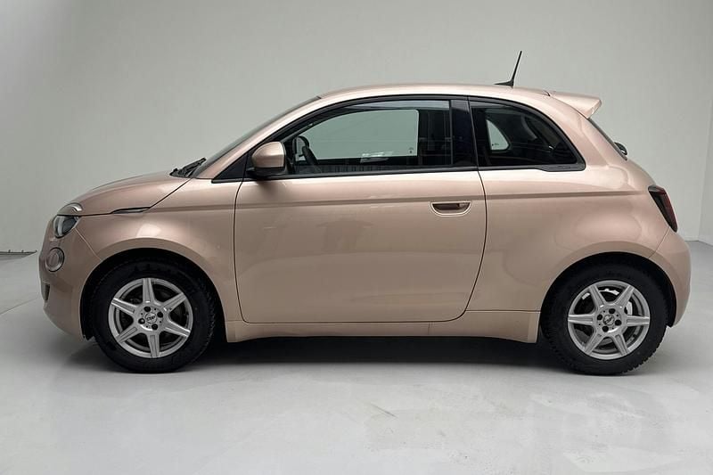Begagnad Fiat 500e Icon 86 kW (118 HK) 2021 Gul