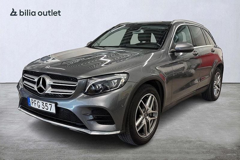 Grå Begagnad 2018 Mercedes GLC220 AMG line SUV | 329 000 kr (Marknadspris) - Bild 1/4