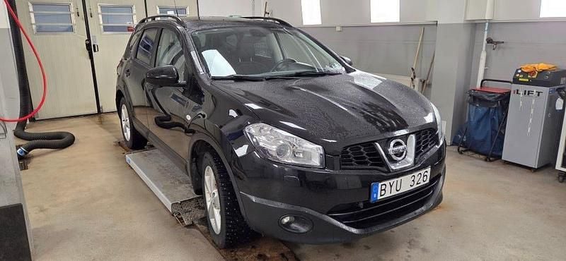 Begagnad 2014 Nissan Qashqai +2 SUV | 70 000 kr (Marknadspris) - Bild 1/4