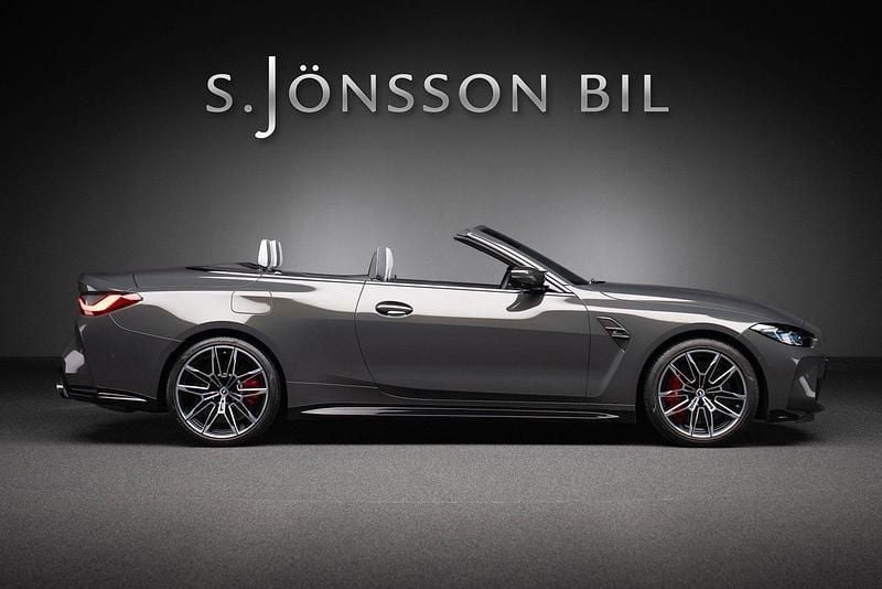Grå Begagnad 2023 BMW M4 Cabriolet Competition Edition Cab | 939 000 kr (Bra pris) - Bild 1/4