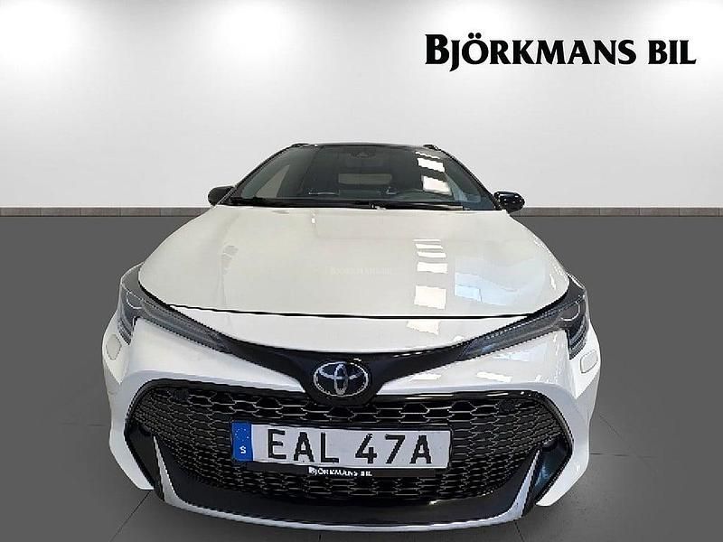 Begagnad Toyota Corolla 152 HK (111 kW) 2020 Vit Kombi