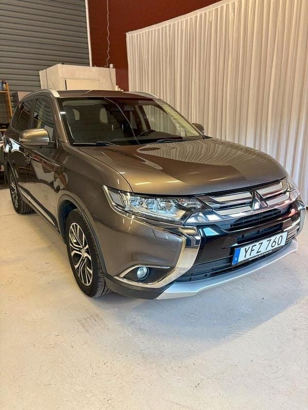 Brun Begagnad 2016 Mitsubishi Outlander SUV | 179 000 kr (Marknadspris) - Bild 1/4