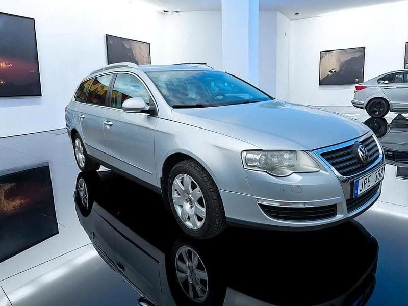 Silver Begagnad 2009 VW Passat Sportline Kombi | 54 900 kr - Bild 1/4