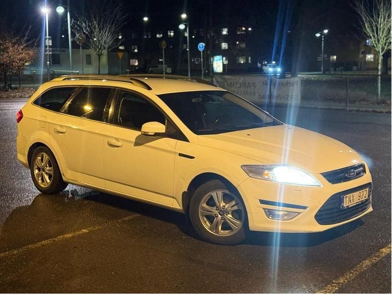Vit Begagnad 2011 Ford Mondeo Trend Kombi | 29 900 kr (Superpris) - Bild 1/4