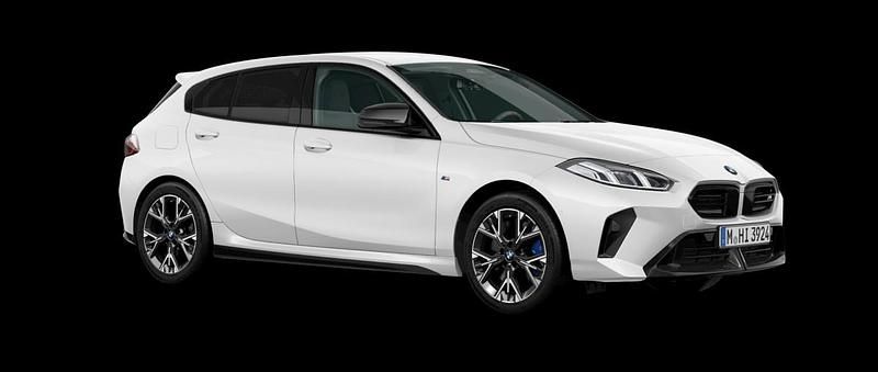 Ny BMW M135 Shadowline 300 HK (220 kW) 2026 Halvkombi