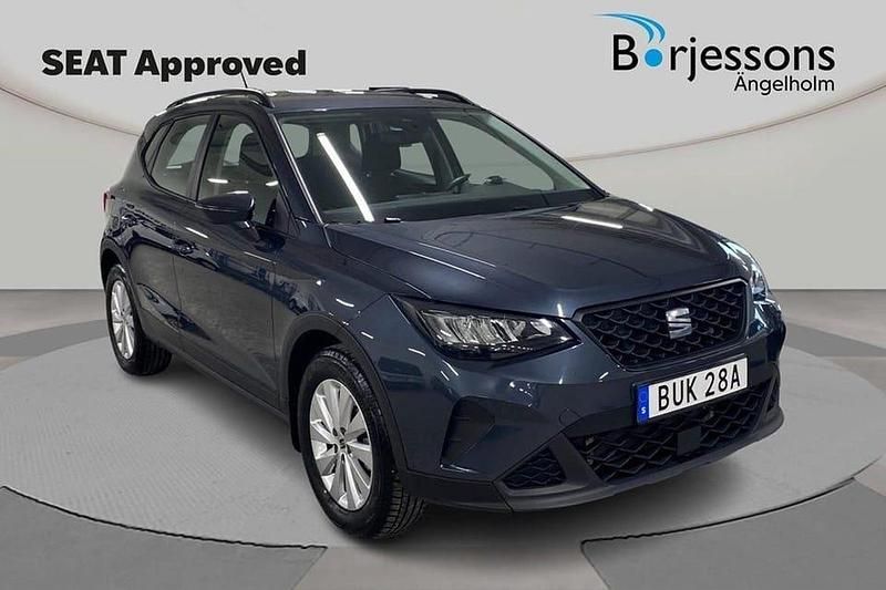 Grå Begagnad 2024 Seat Arona Style SUV | 194 000 kr (Marknadspris) - Bild 1/4