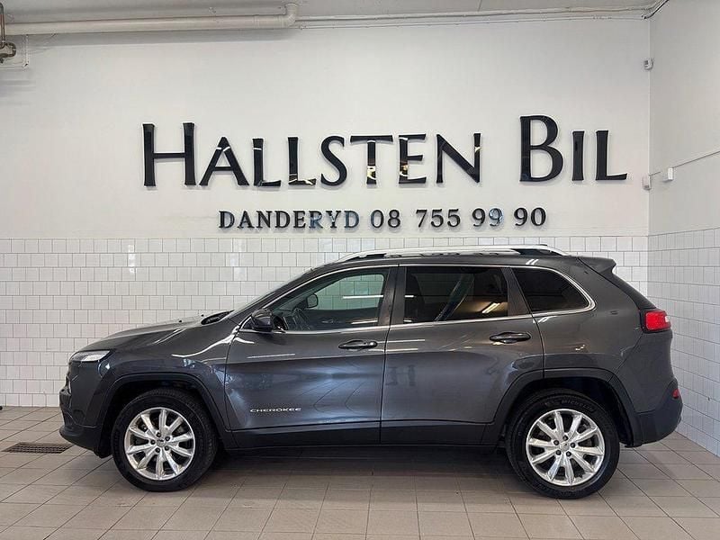 Grå (grå metallic) Begagnad 2016 Jeep Cherokee Limited SUV | 149 900 kr (Superpris) - Bild 1/4