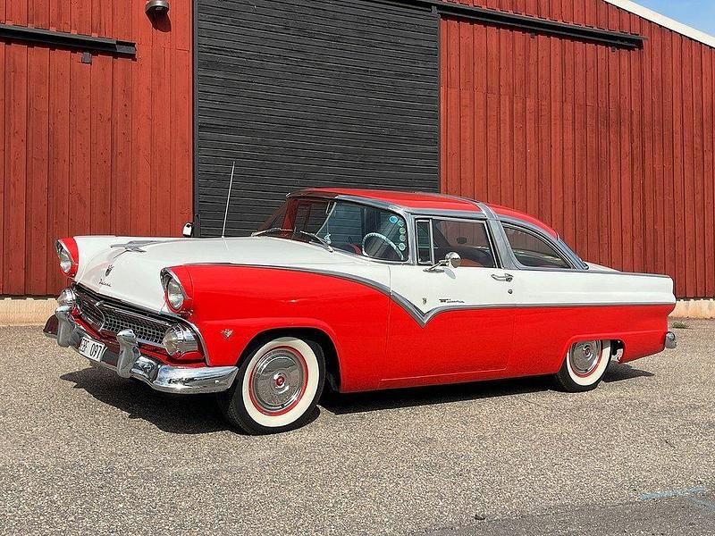 Flerfärgad Begagnad 1955 Ford Fairlane | 295 000 kr - Bild 1/4