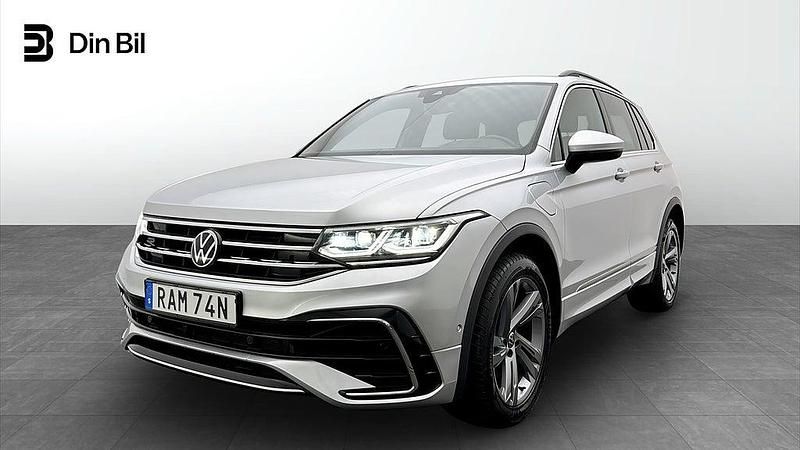 Silver Begagnad 2023 VW Tiguan R-line SUV | 379 900 kr (Marknadspris) - Bild 1/4