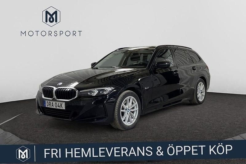 Begagnad BMW 330 292 HK (214 kW) 2023 Svart Kombi