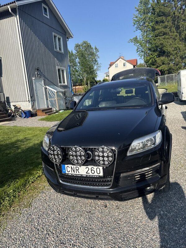 Svart Begagnad 2008 Audi Q7 S-Line SUV | 80 000 kr (Superpris) - Bild 1/3