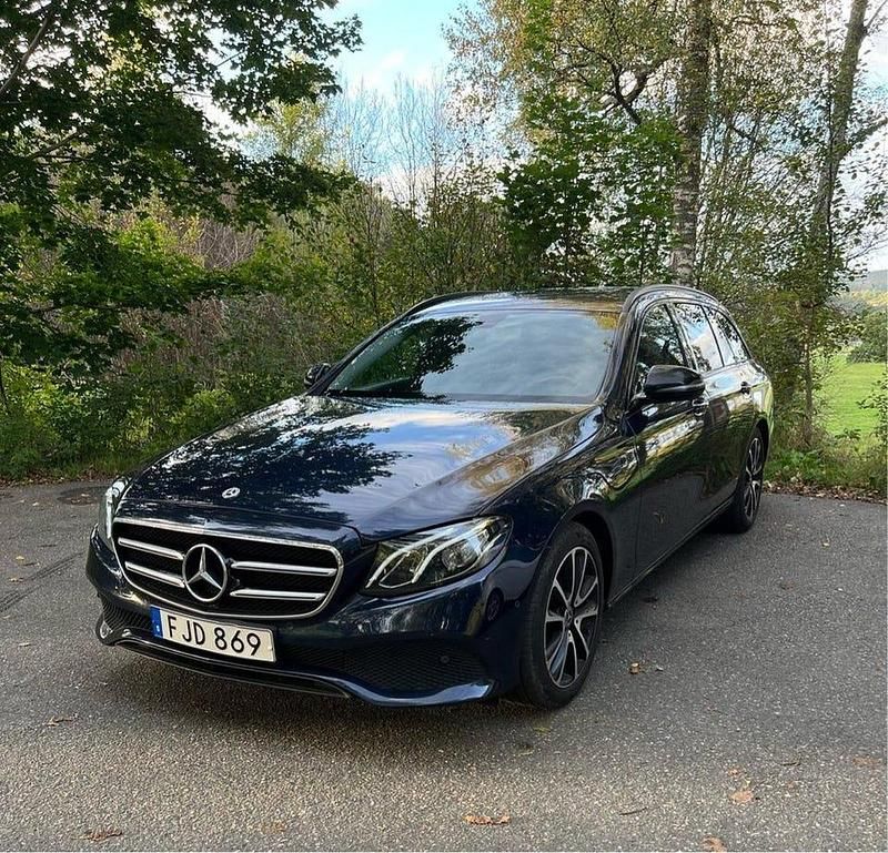 Begagnad 2018 Mercedes 220 Avantgarde Kombi | 247 000 kr - Bild 1/4