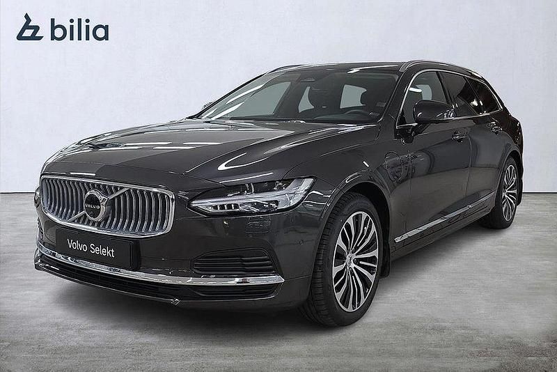 Grå Begagnad 2024 Volvo V90 Core Kombi | 484 000 kr (Marknadspris) - Bild 1/3