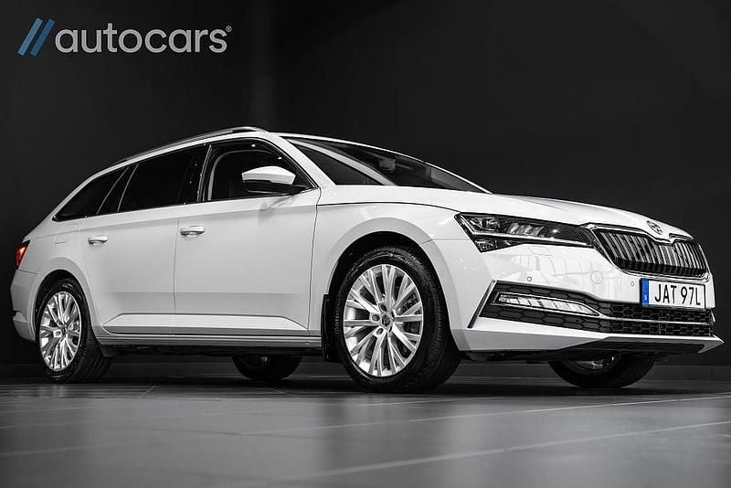 Begagnad Skoda Superb 218 HK (160 kW) 2024 Vit Kombi