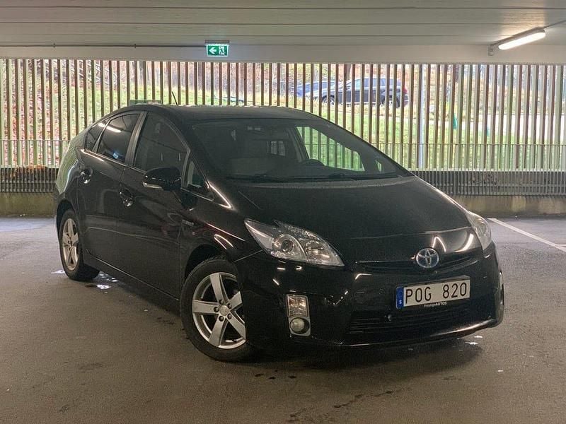 Begagnad 2010 Toyota Prius Halvkombi | 78 000 kr (Marknadspris) - Bild 1/4