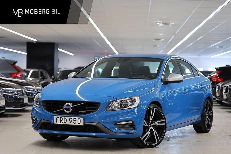 Blå Begagnad 2015 Volvo S60 R-Design Sedan | 149 900 kr (Lite dyr) - Bild 1/3