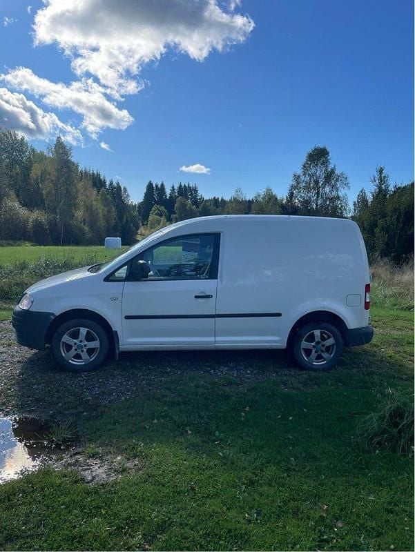 Vit Begagnad 2010 VW Caddy Minibuss | 50 000 kr (Marknadspris) - Bild 1/4