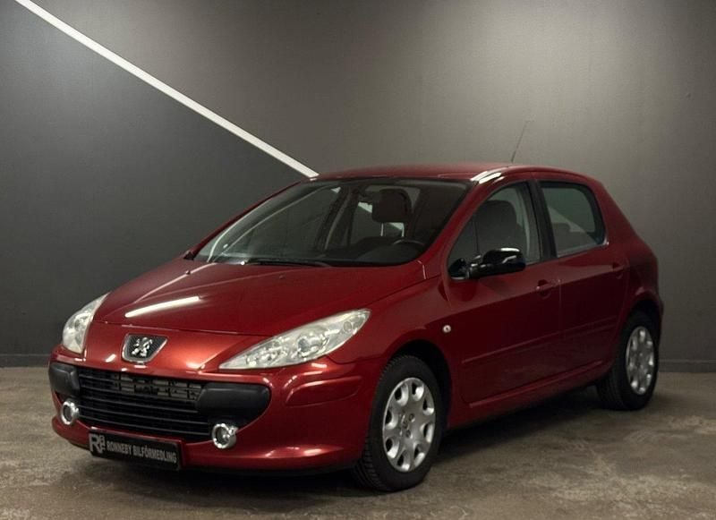 Röd Begagnad 2005 Peugeot 307 Halvkombi | 29 900 kr (Lite dyr) - Bild 1/4