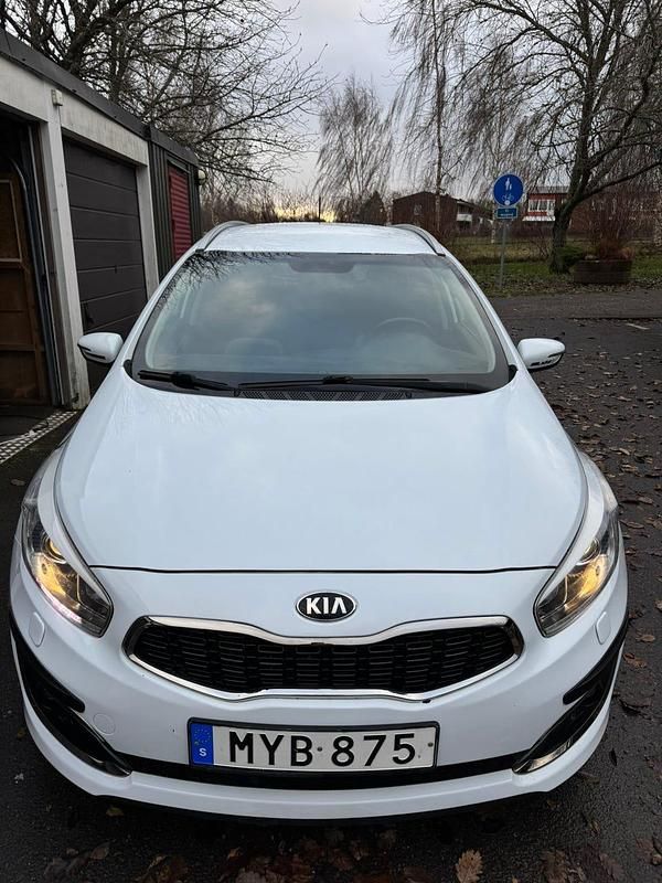 Begagnad 2017 Kia Ceed Sportswagon Kombi | 129 000 kr (Marknadspris) - Bild 1/4