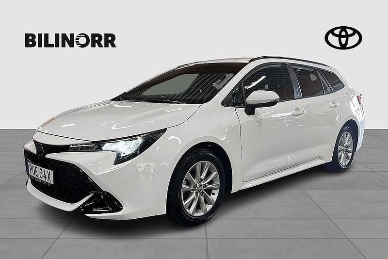 Vit Begagnad 2023 Toyota Corolla Active Kombi | 259 900 kr (Bra pris) - Bild 1/4