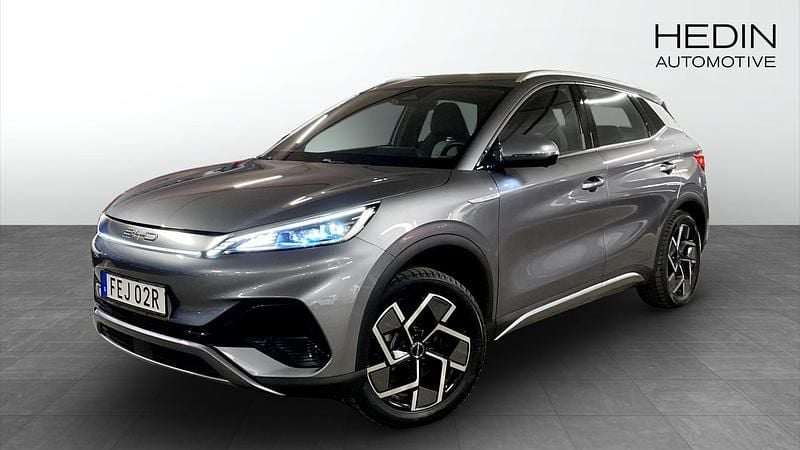 Grå (grey) Begagnad 2023 BYD Atto 3 Comfort SUV | 299 900 kr (Marknadspris) - Bild 1/4