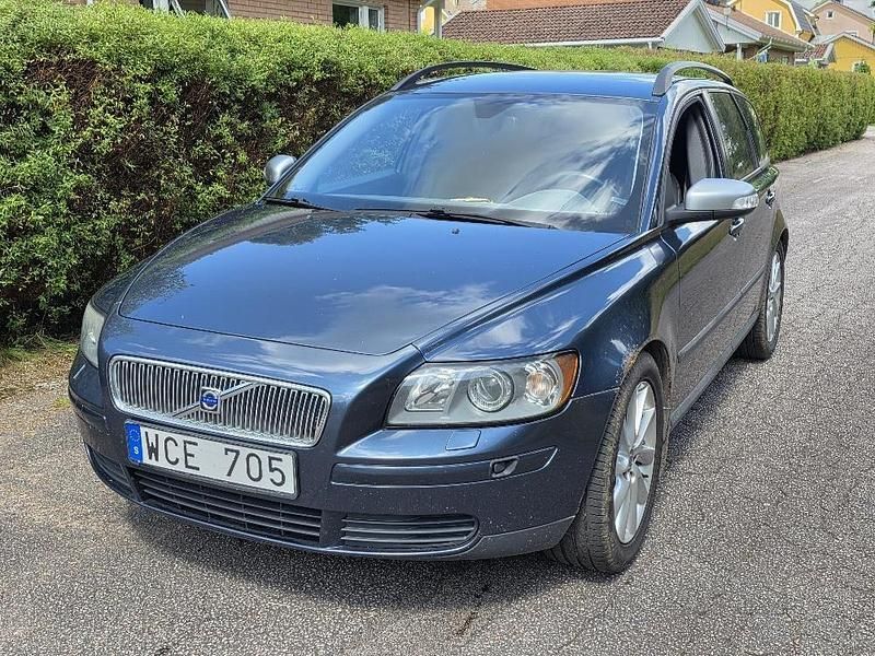 Blå Begagnad 2007 Volvo V50 Kombi | 20 000 kr (Superpris) - Bild 1/4