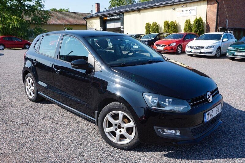 Svart Begagnad 2012 VW Polo Halvkombi | 69 900 kr (Marknadspris) - Bild 1/4