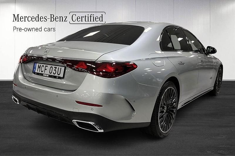 Begagnad Mercedes E300 AMG line 204 HK (150 kW) 2025 Silver Sedan