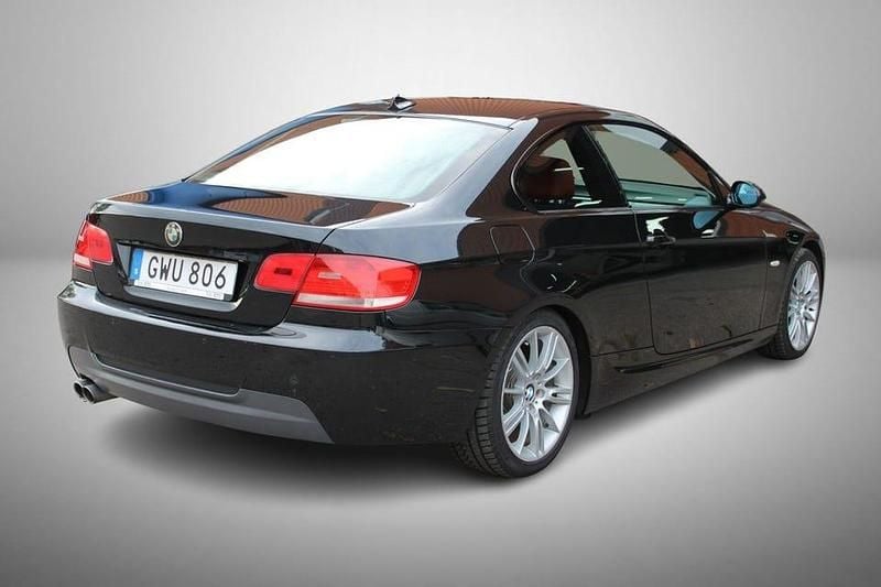 Begagnad BMW 325 Comfort Edition 218 HK (160 kW) 2008 Svart Sportkupé