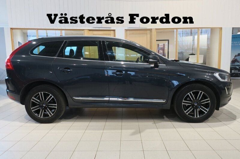 Grå Begagnad 2017 Volvo XC60 Standard SUV | 209 900 kr (Bra pris) - Bild 1/4