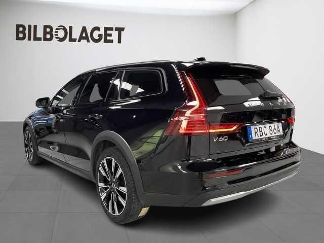 Begagnad Volvo V60 CC 250 HK (183 kW) 2024 Kombi