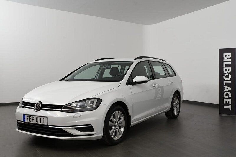 Vit Begagnad 2017 VW Golf VII Kombi | 135 800 kr (Lite dyr) - Bild 1/4
