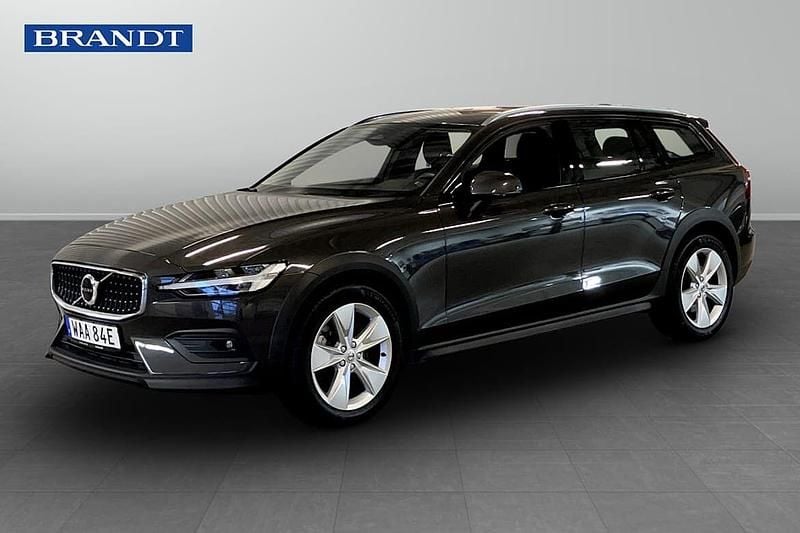 Begagnad 2023 Volvo V60 CC Kombi | 374 900 kr (Marknadspris) - Bild 1/3