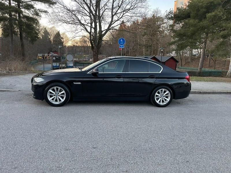 Begagnad 2015 BMW 520 Sedan | 117 000 kr (Marknadspris) - Bild 1/4